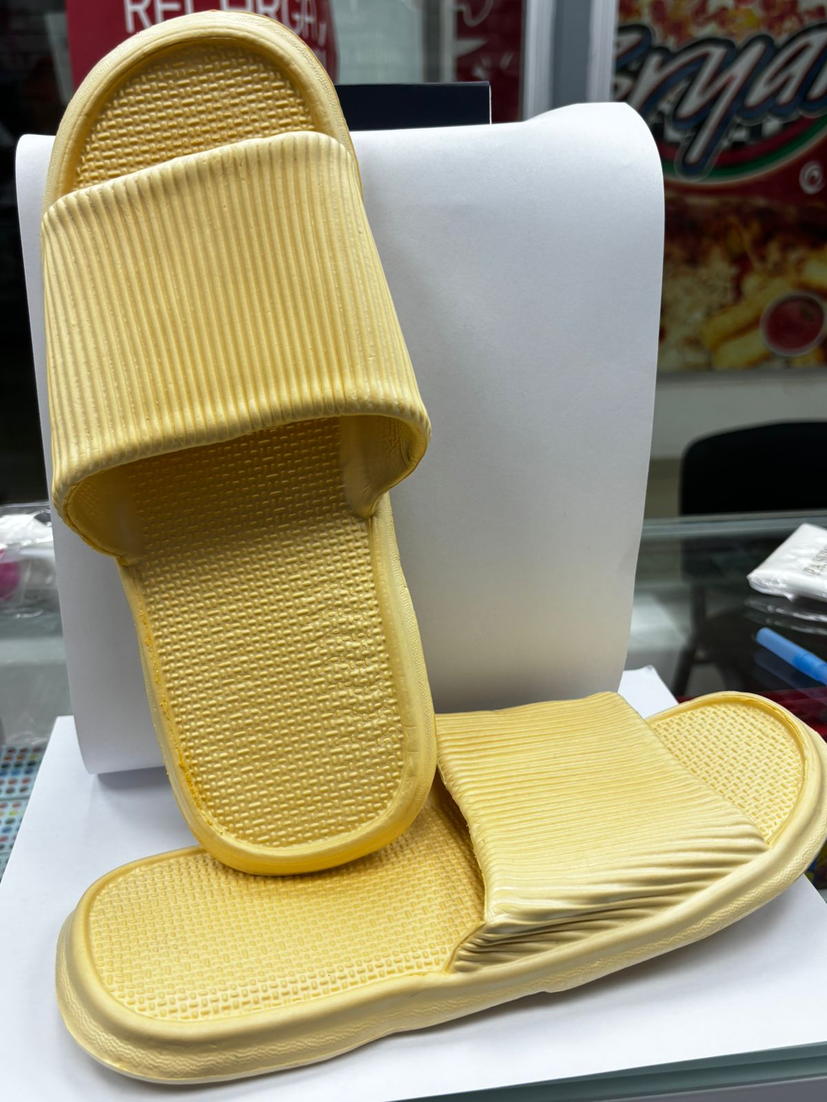 Chancletas amarillas